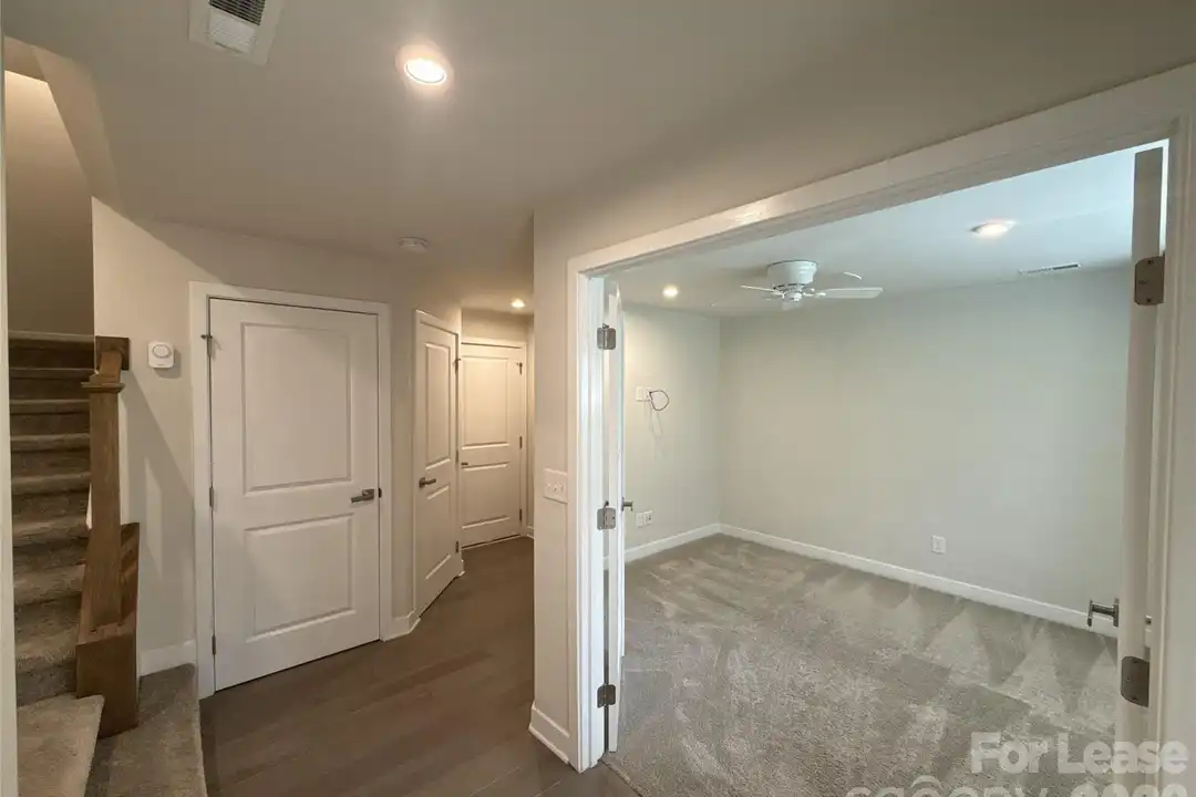 324 Chattooga Wy - View 3