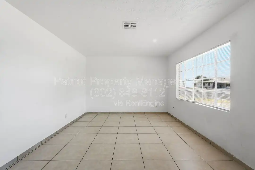 6701 N 33rd Ave - View 5