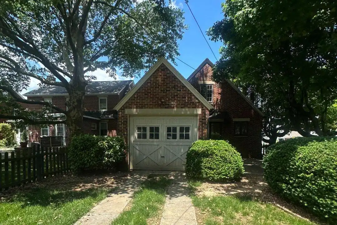 528 E Cherry St - View 2