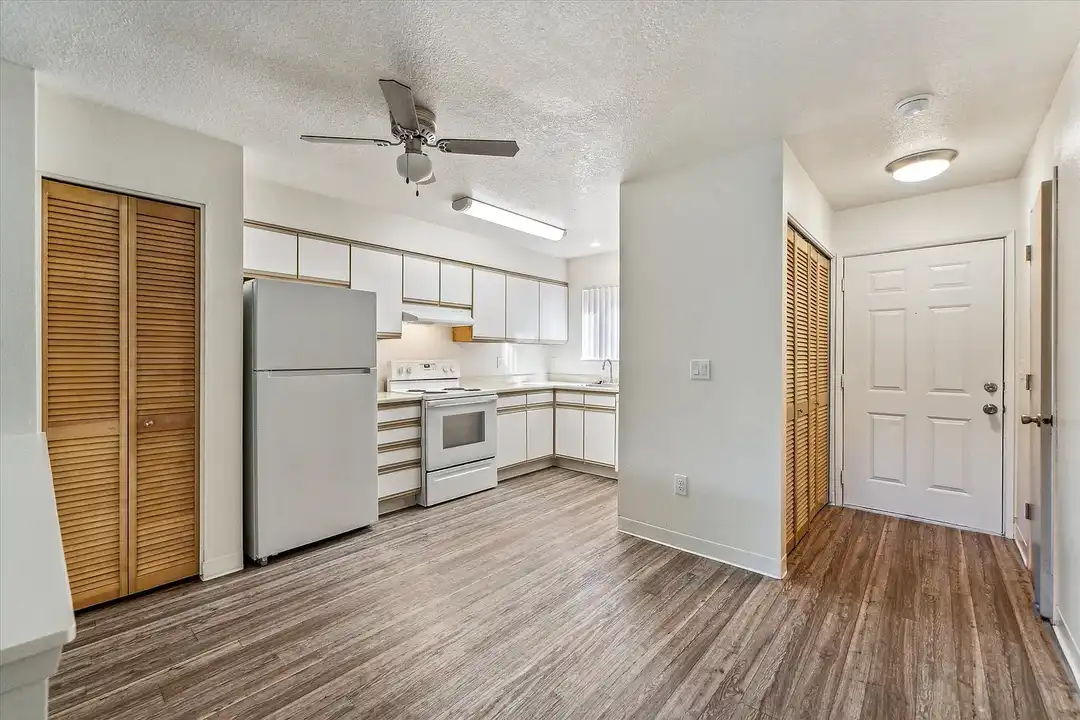 Tuxedo Park Apartments - View 4
