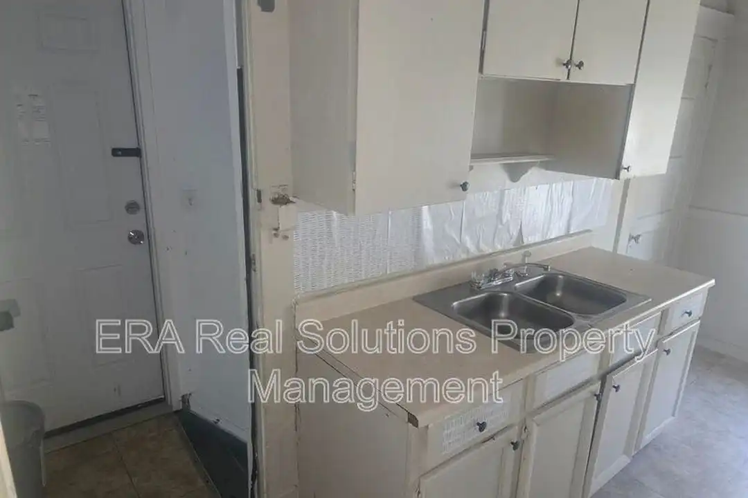 3449 W 63rd St unit 2 – photo 1
