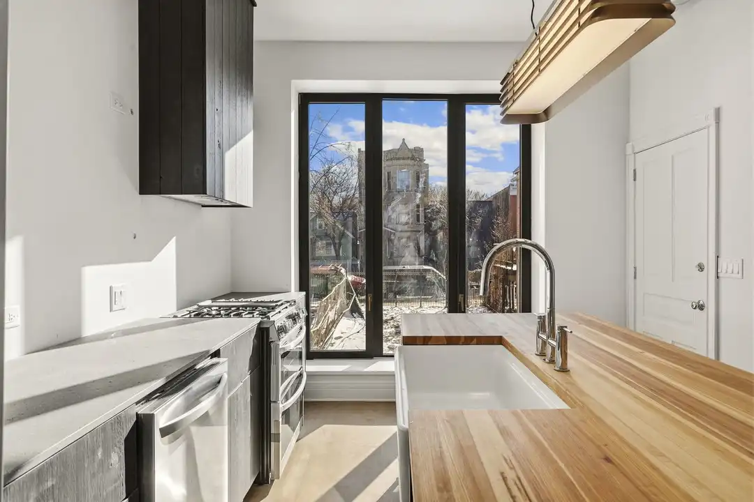 1414 N Maplewood Ave unit 1 - View 3