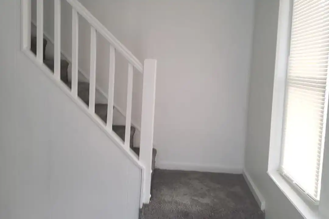 209 W Cedar Ave - View 6