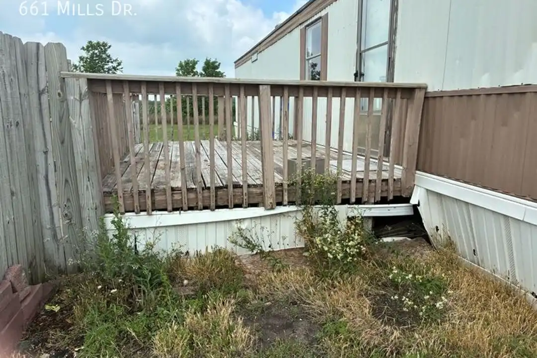 661 W Mills Dr - View 5