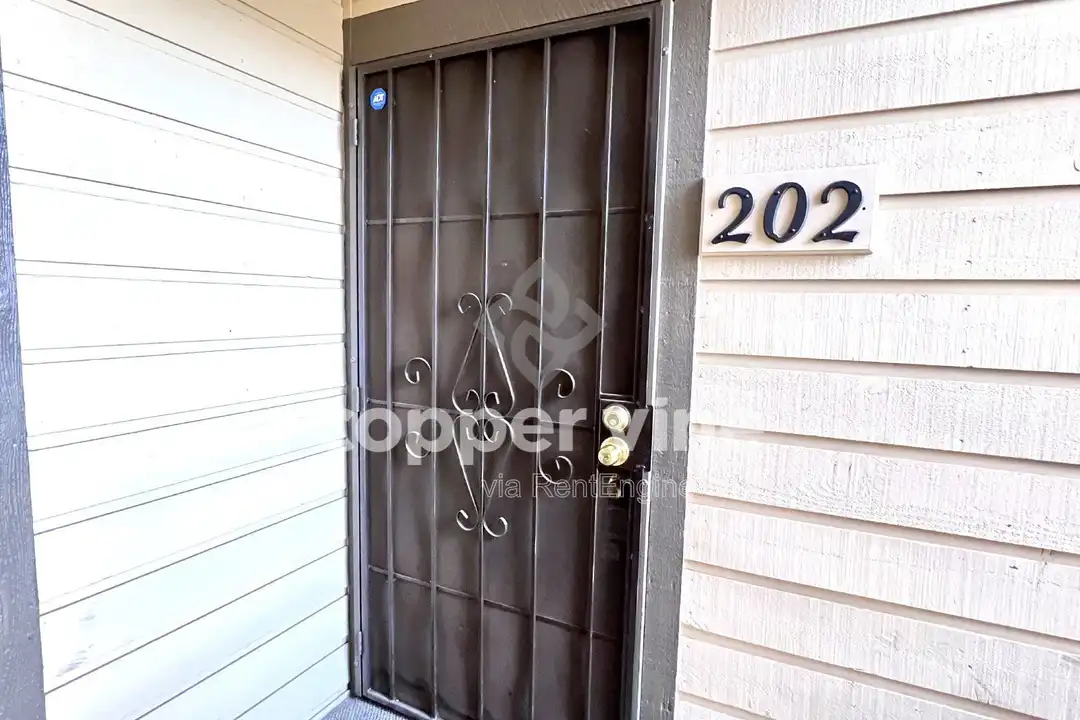 499 Wright St unit Apt 202 - View 2