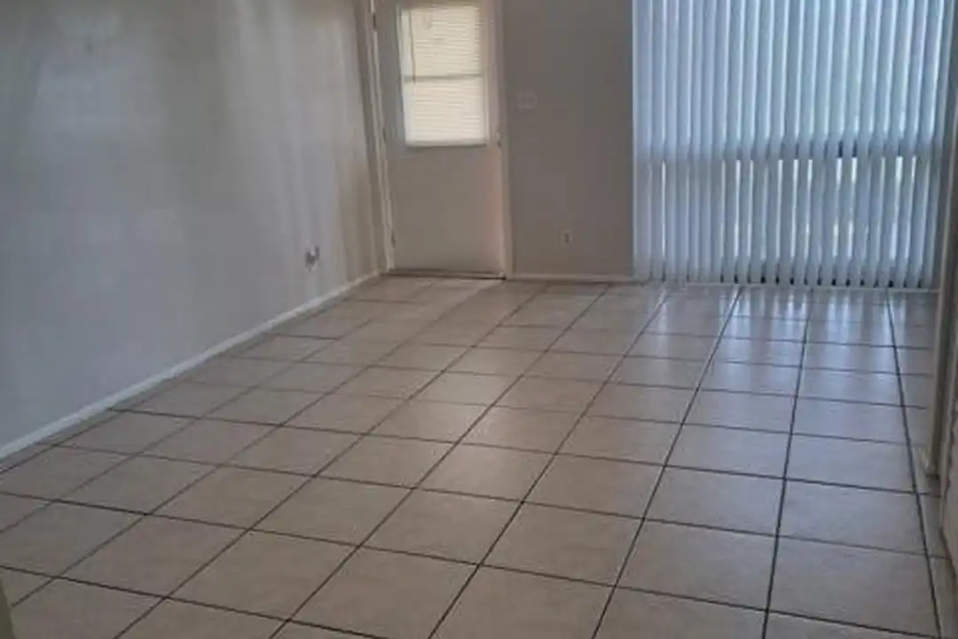 2671 Riverside Dr unit 6 - View 4