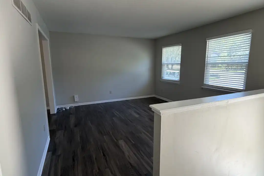 1820 E Cherokee Ln - View 4