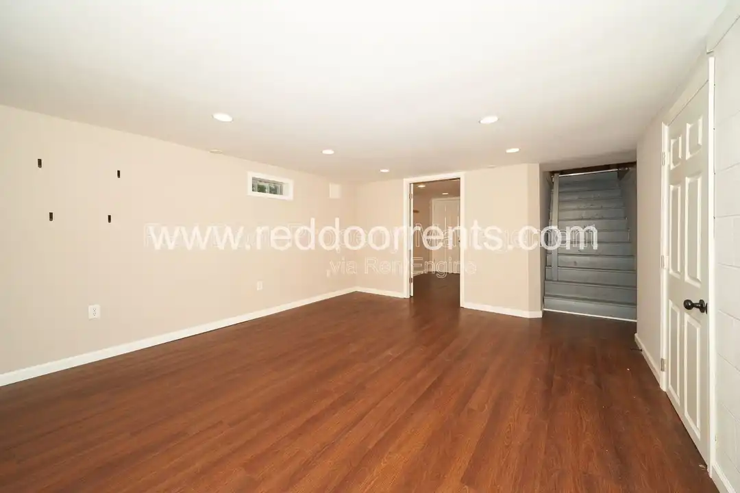 412 N Merrill St - View 4