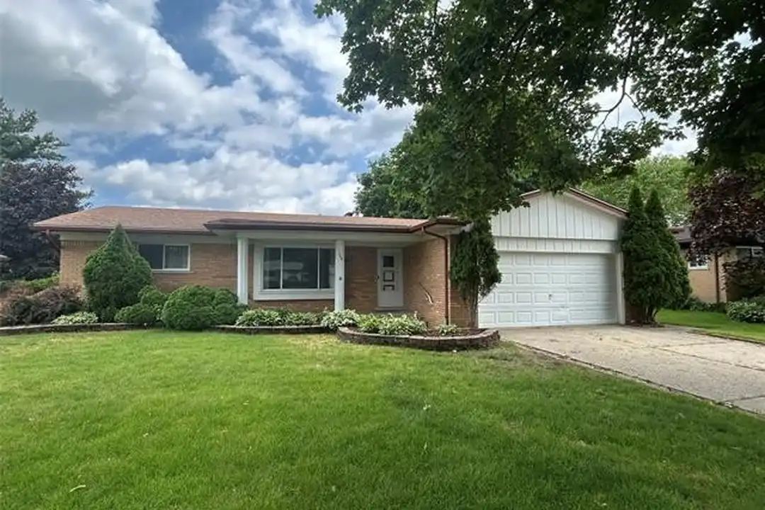 129 Pleasant Lake Dr – photo 1