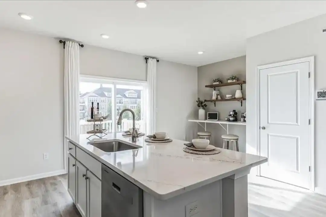 273 Macoun Way - More