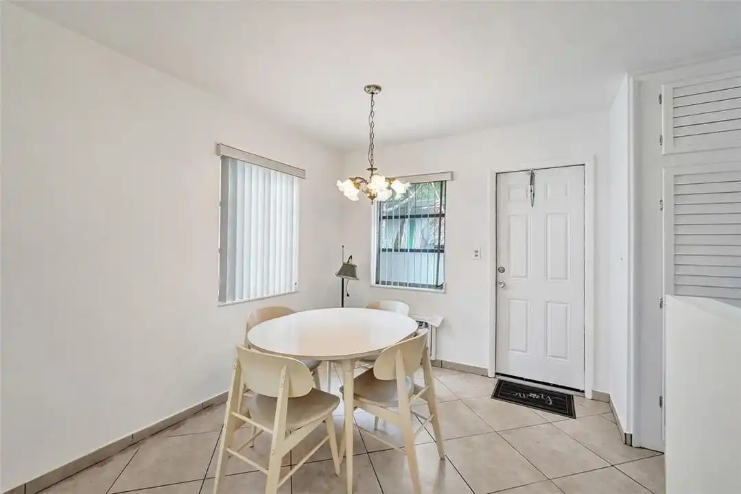 2317 Garfield St #3 - More