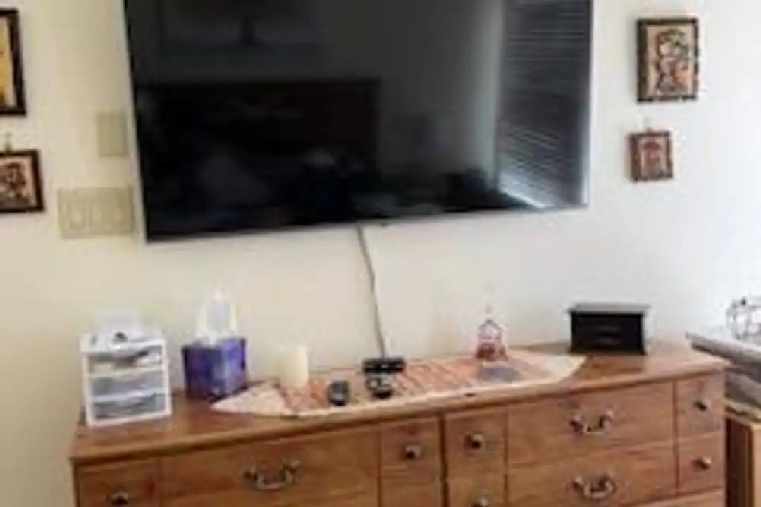 1650 S Smoketree Ave unit # 125 - More