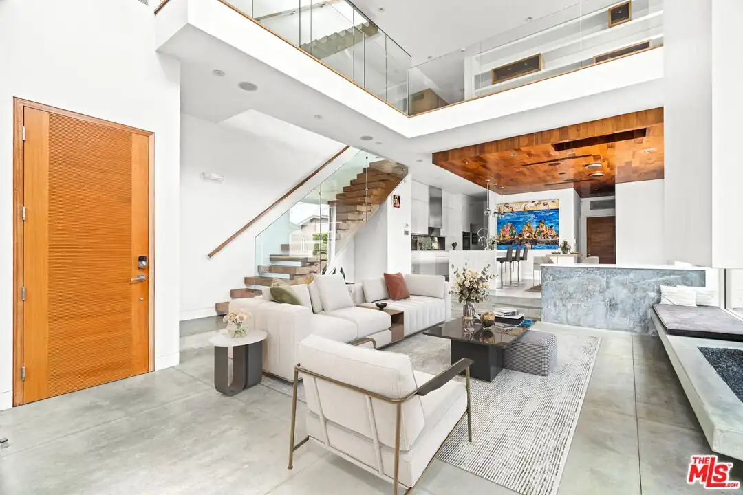 House in Los Angeles - View 2