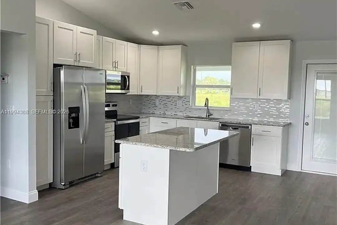 634 Royce Rd - View 6
