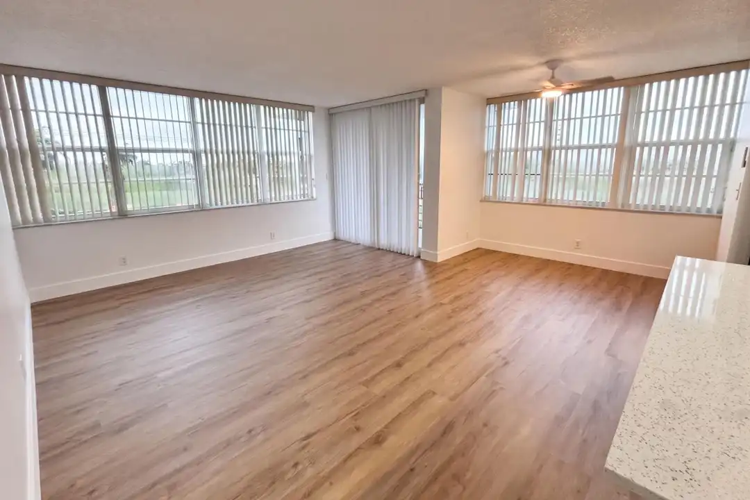 2741 Taft St unit 403 - View 4