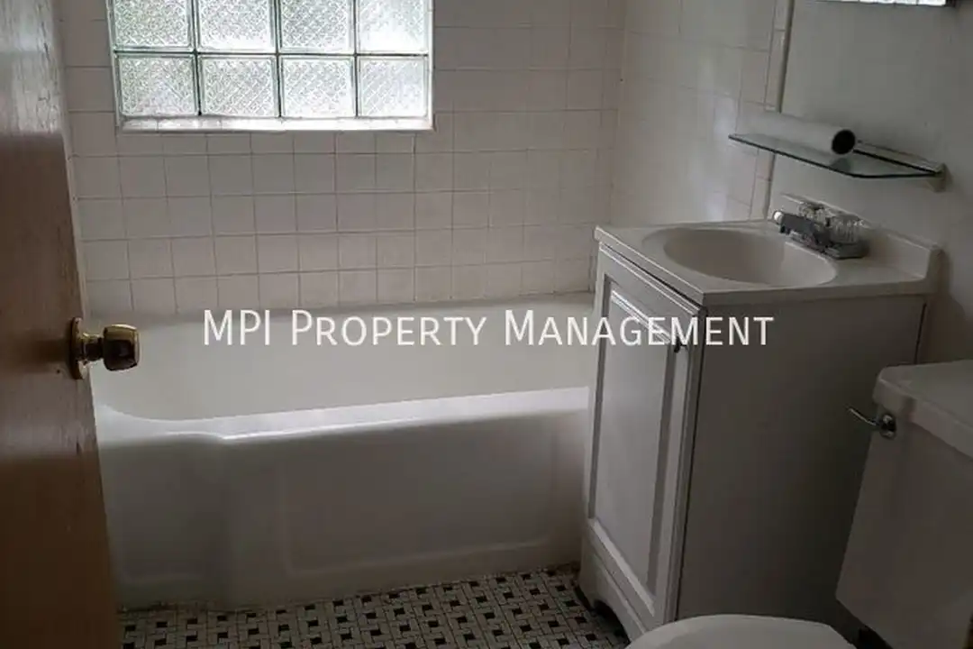 336 N 75th St - View 4