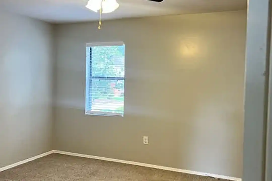 Petersburg Place Apartments – photo 1 of 13