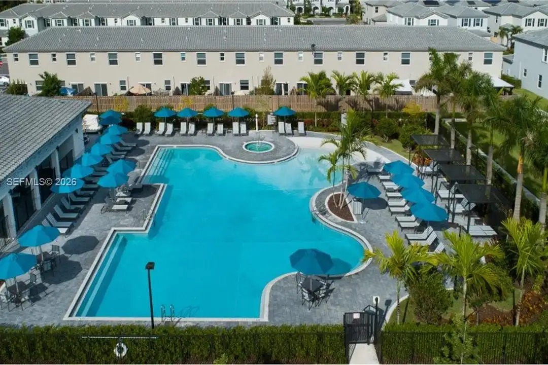 1810 SE 26th Ter unit 1810 - View 5
