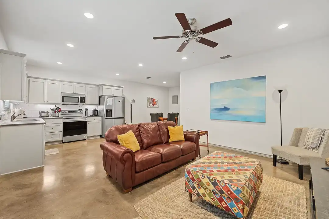 Lindale Landing North/South - View 2