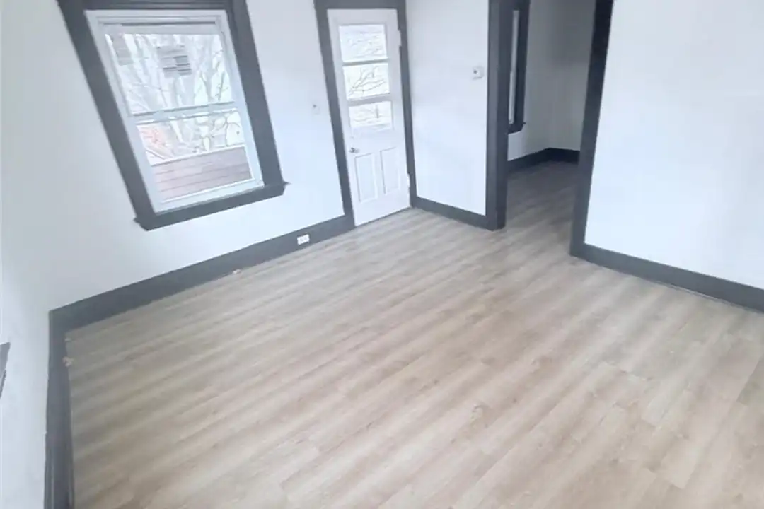 2791 E 127th St unit UP – pohled 6
