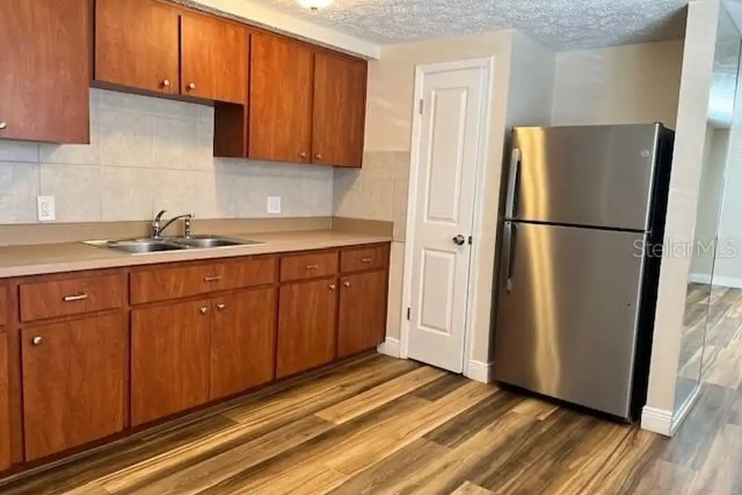 6413 Sutters Mill Rd - More
