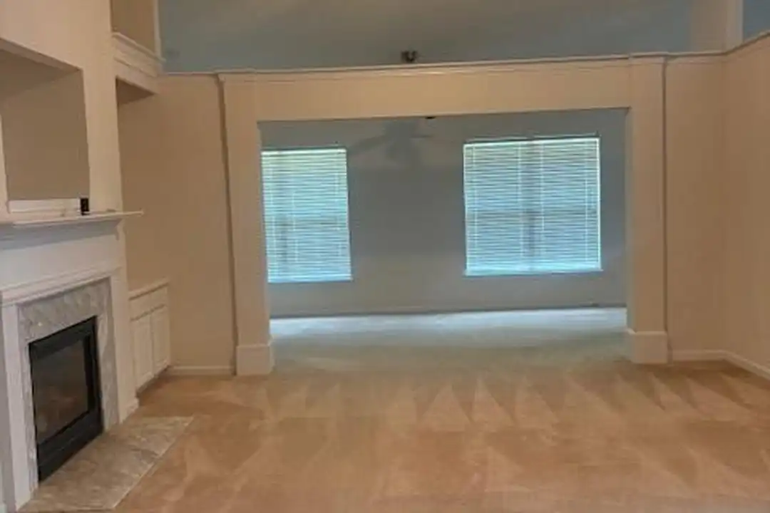 95 Saddlebrook Dr - View 2
