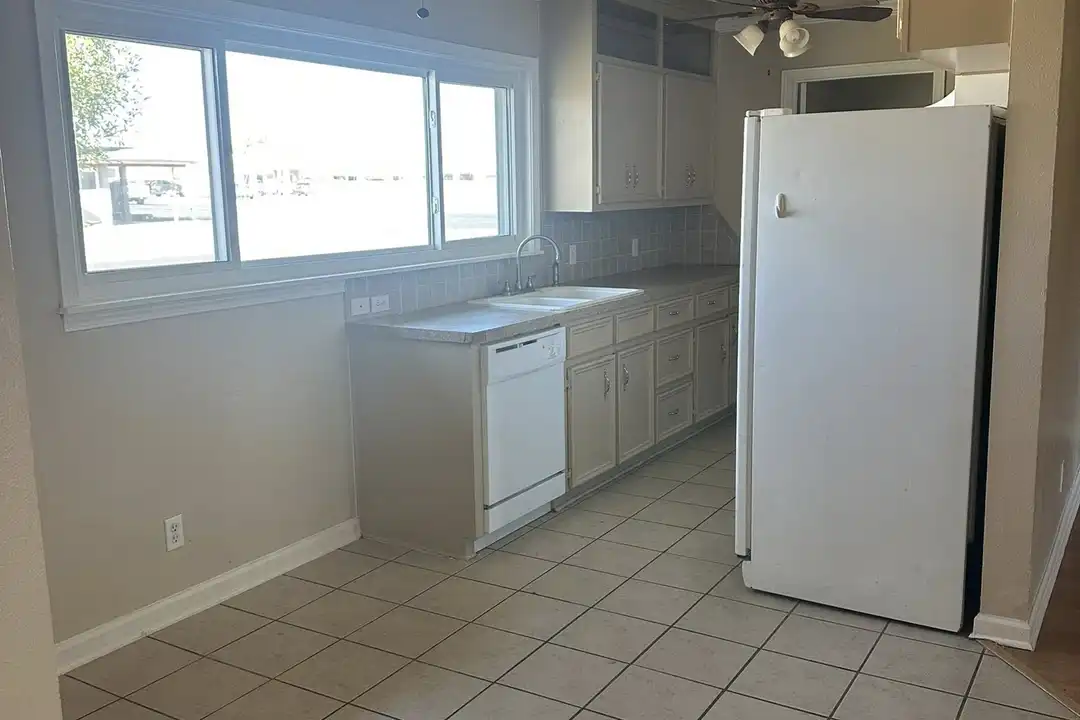 House in Odessa - View 4