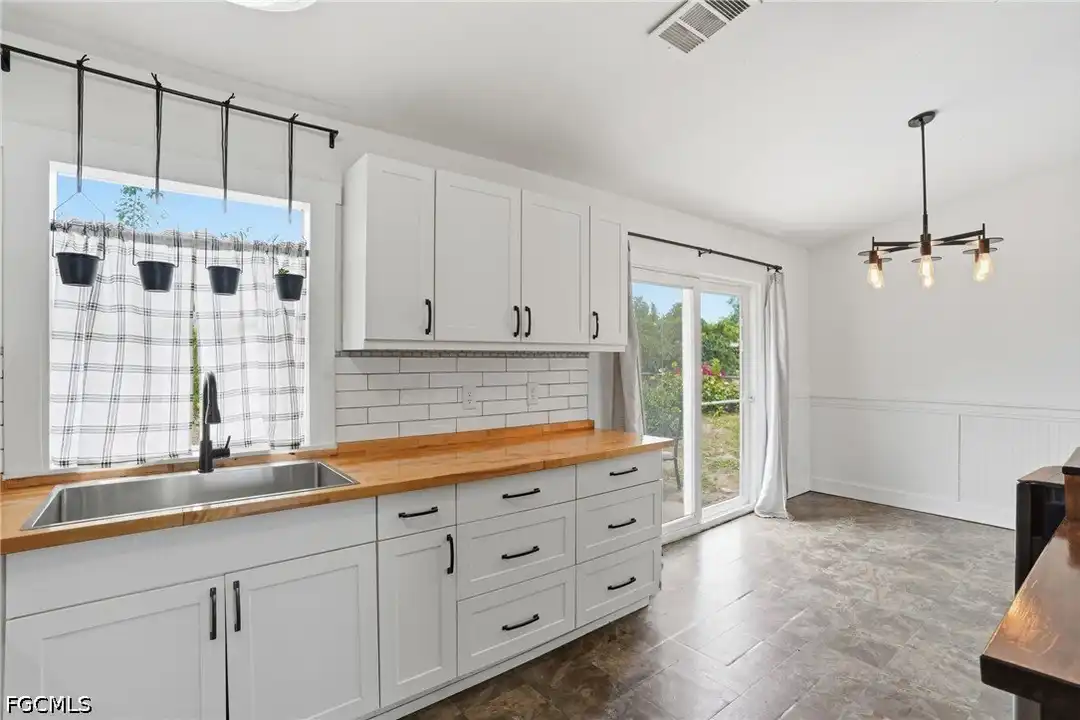 18 NW 26th Terrace - More