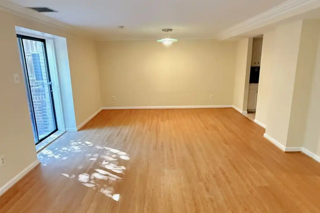 2138 California St NW - View 4