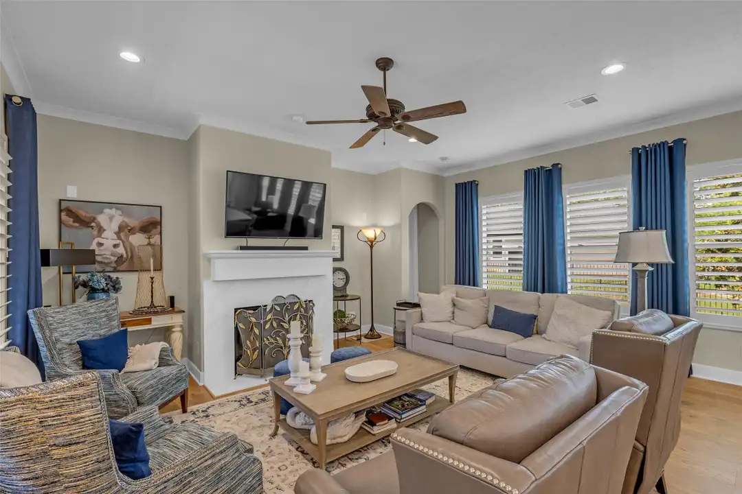 63 Fairway Park unit Main - View 5