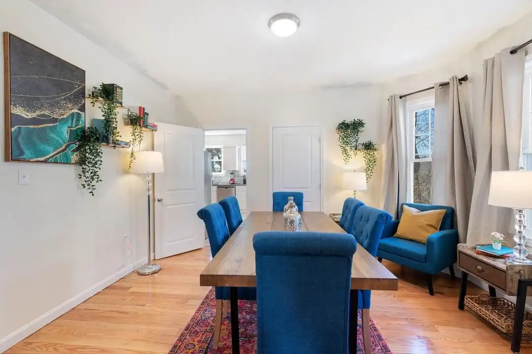 Apartment in Boston - More