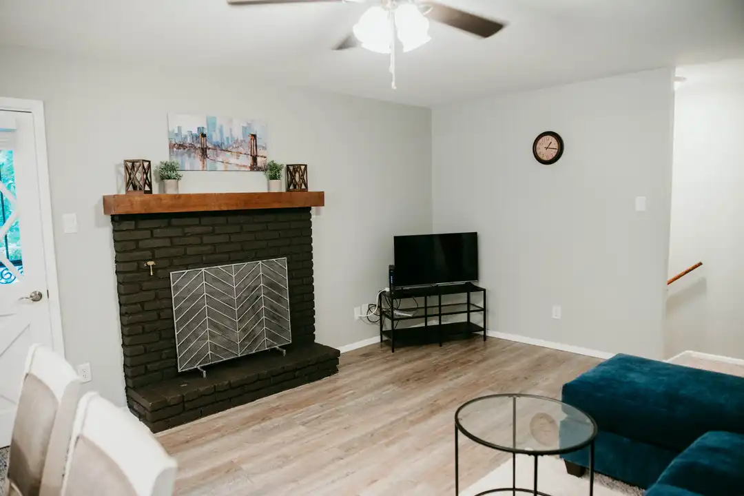 19 Del Tara Dr - More