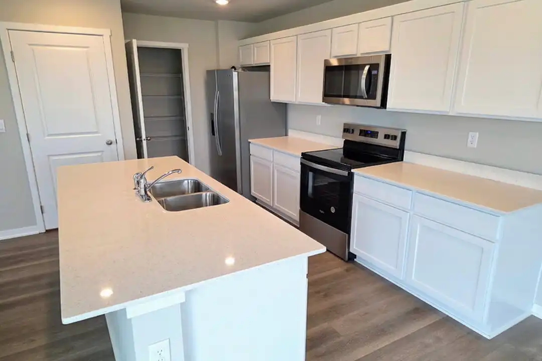 655 NW Williamsburg Ln - View 5