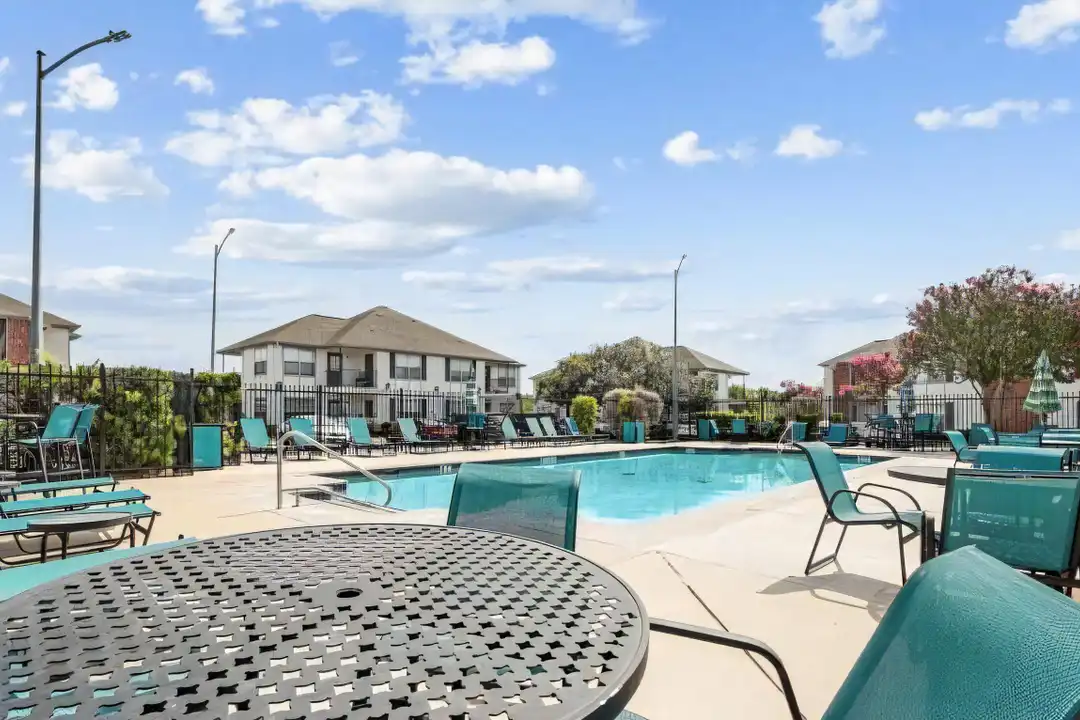 Apartment in San Antonio, Bexar - View 3