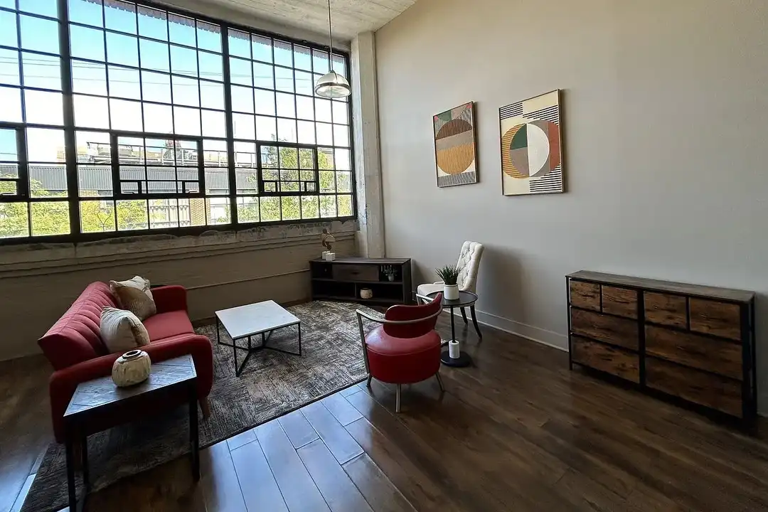 9410 Hough – photo 1