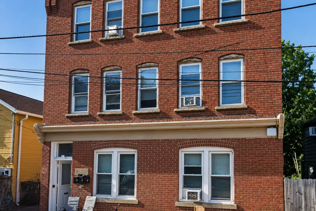 14 Portland St – photo 1