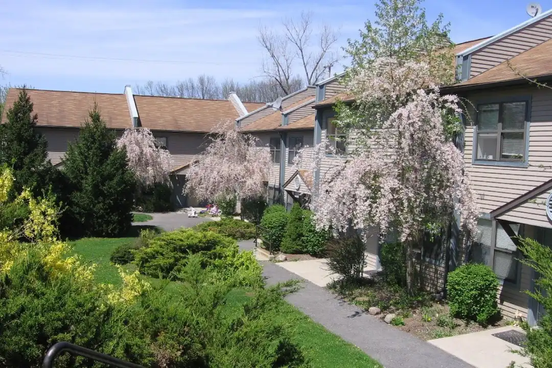 324 Spencer Rd – photo 1