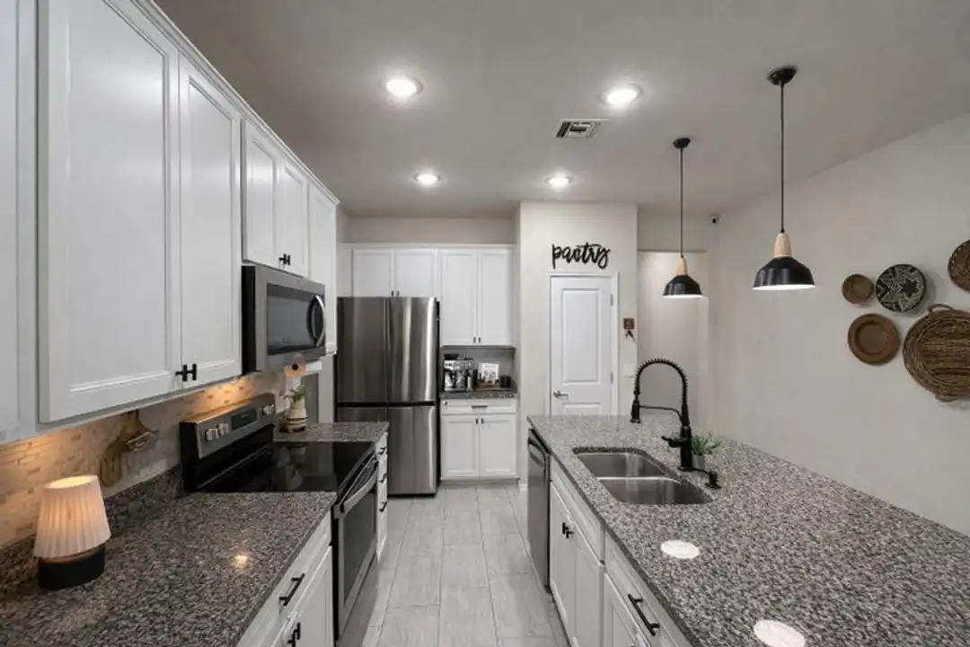 2394 Post St - View 3