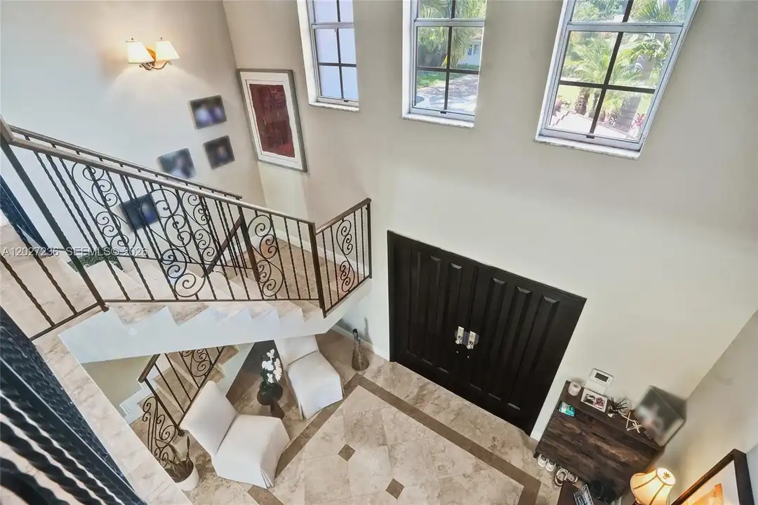 1534 Palancia Ave - More