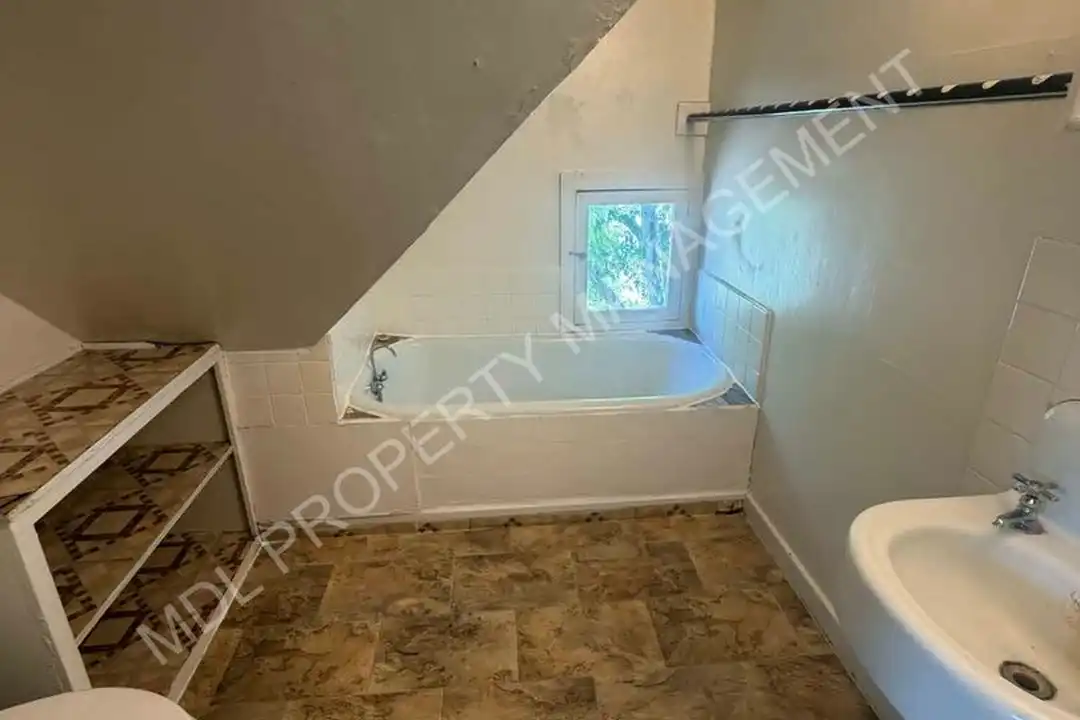 727 N Hamilton St unit 9
