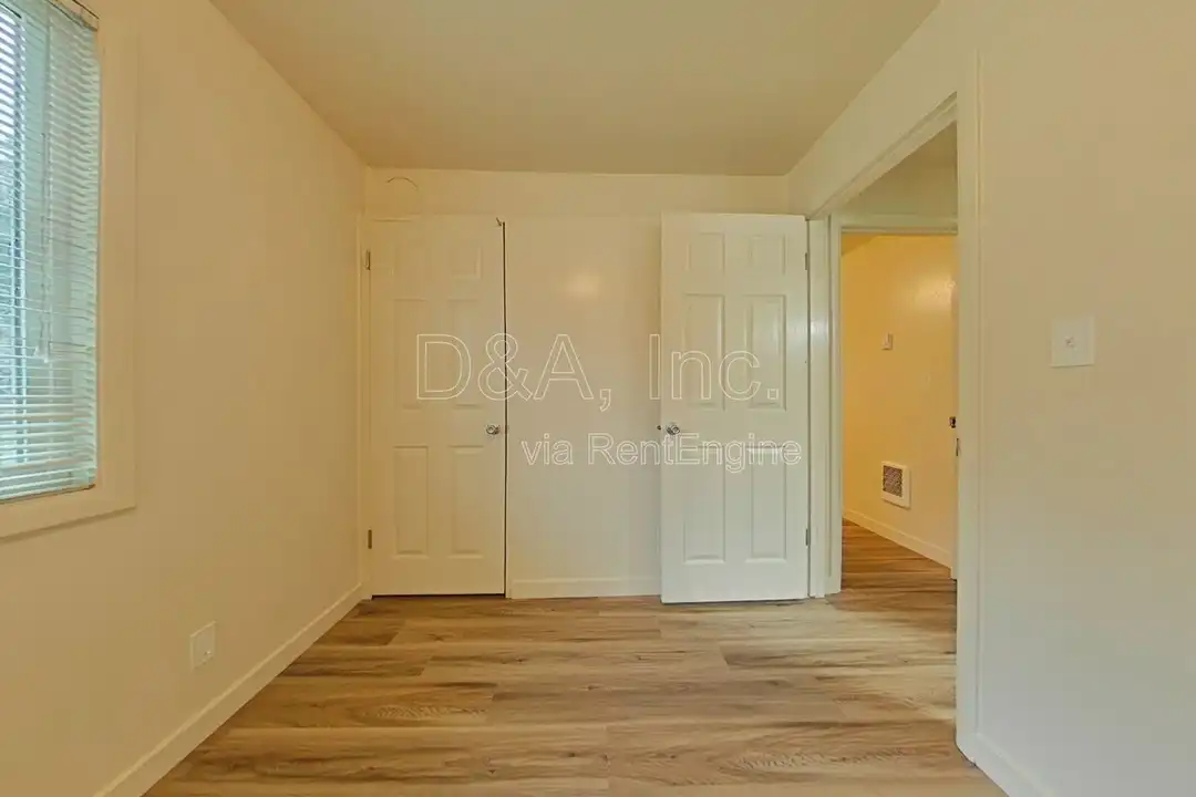 33808 SE Melody Ln unit Apt 3 - More