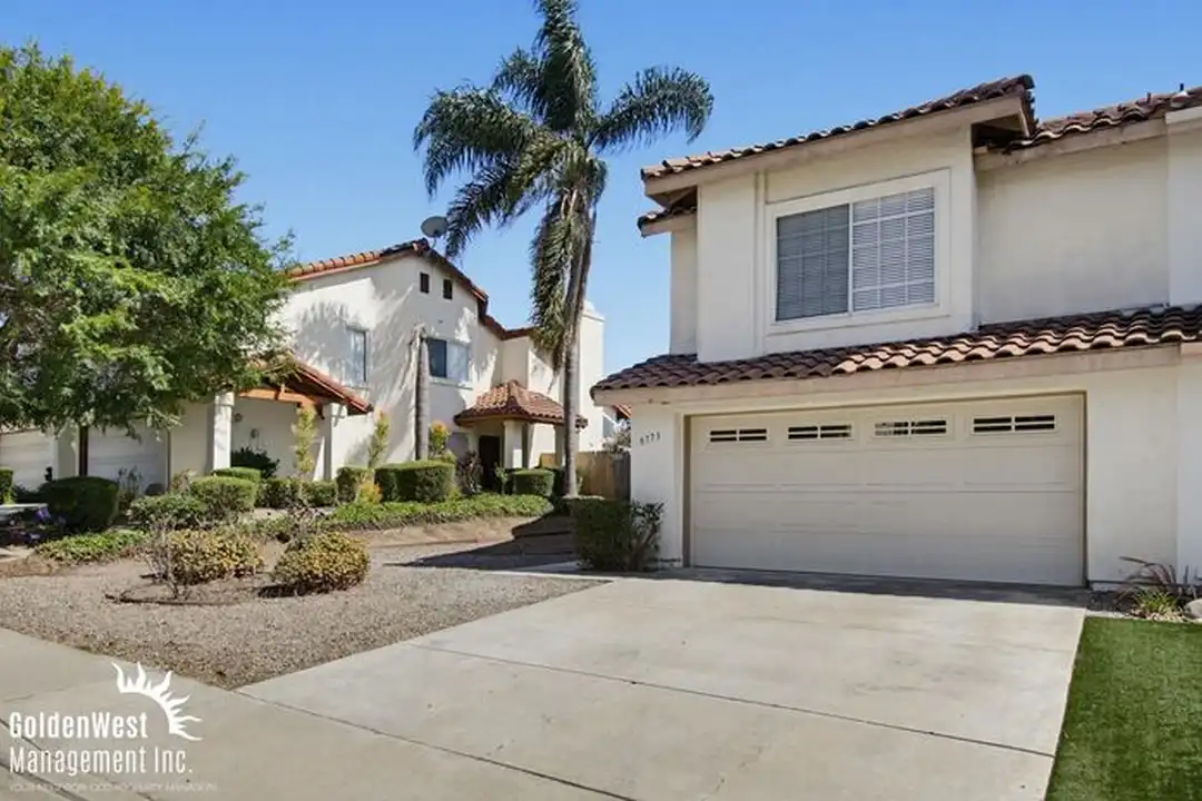 Apartment in San Diego - View 3