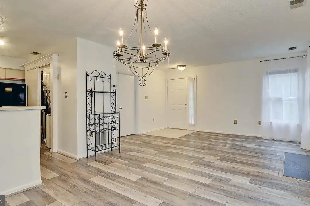 7598 Lakeside Village Dr - View 2