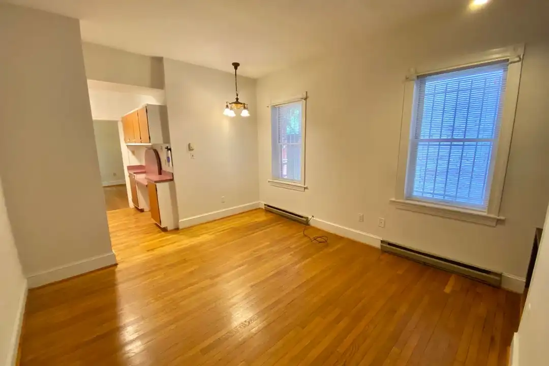 616 A St NE unit 02 - View 2