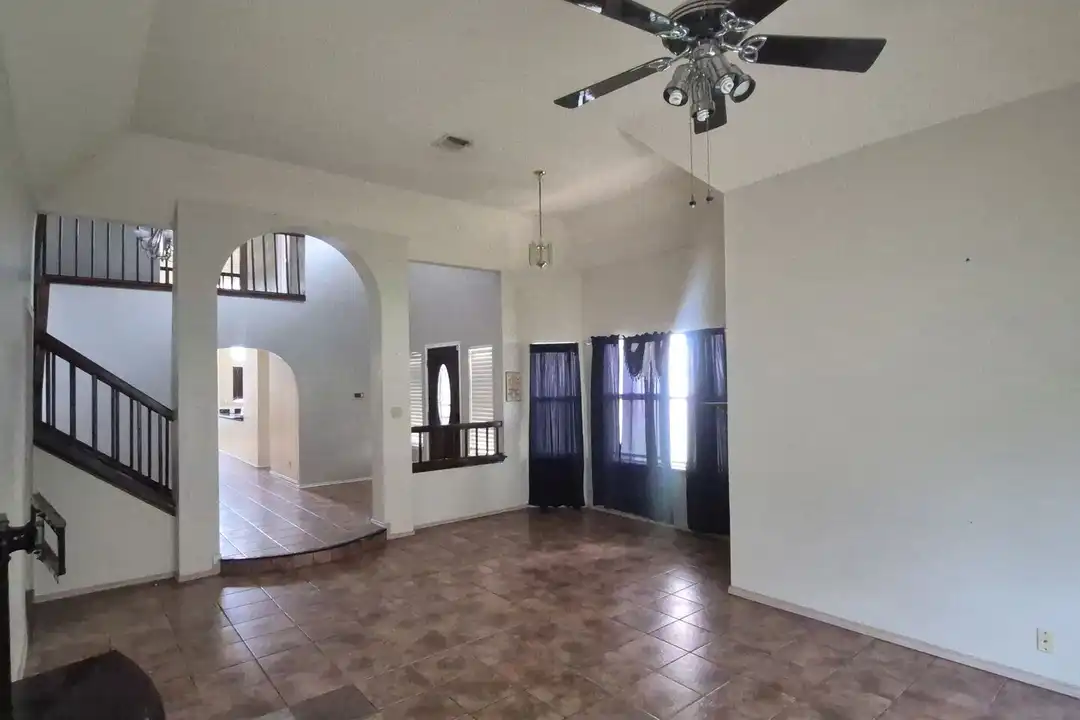 7014 Hickory Ridge Dr - View 3