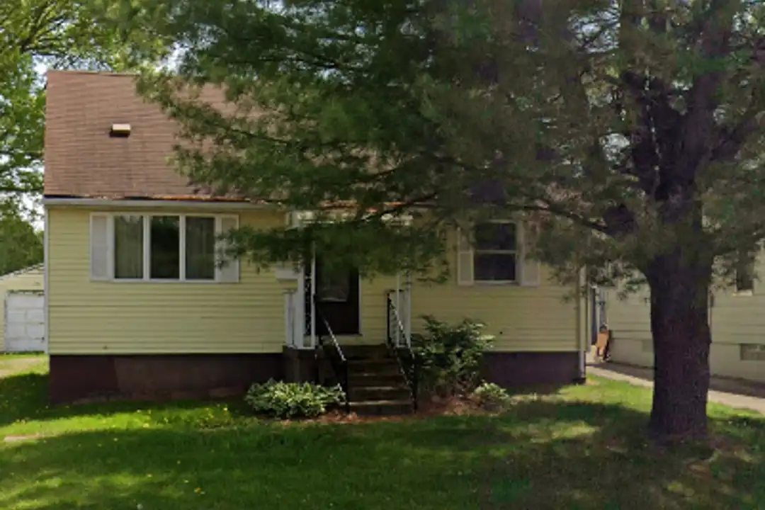 1079 North Ave – photo 1