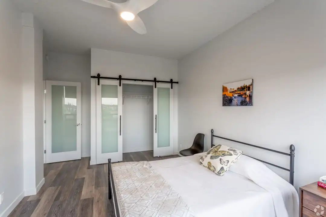 1224 W Riverside Ave unit 403 – photo 1