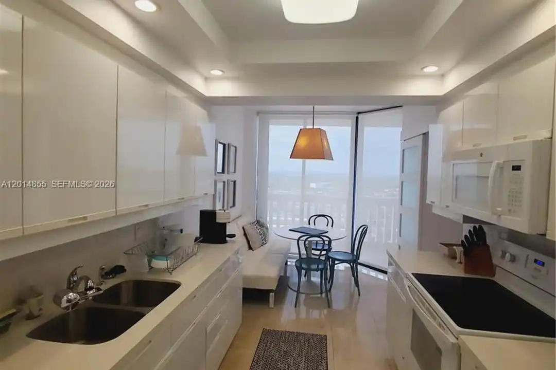 2000 E Island Blvd unit 2703 - View 6