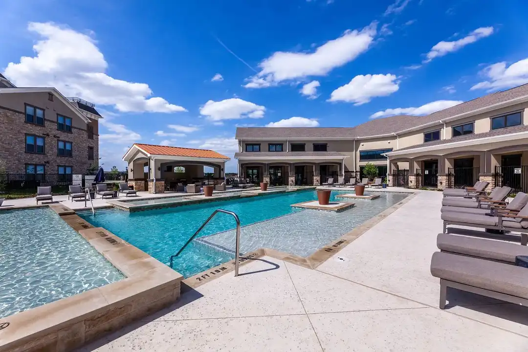 Luxia Grand Prairie - View 2