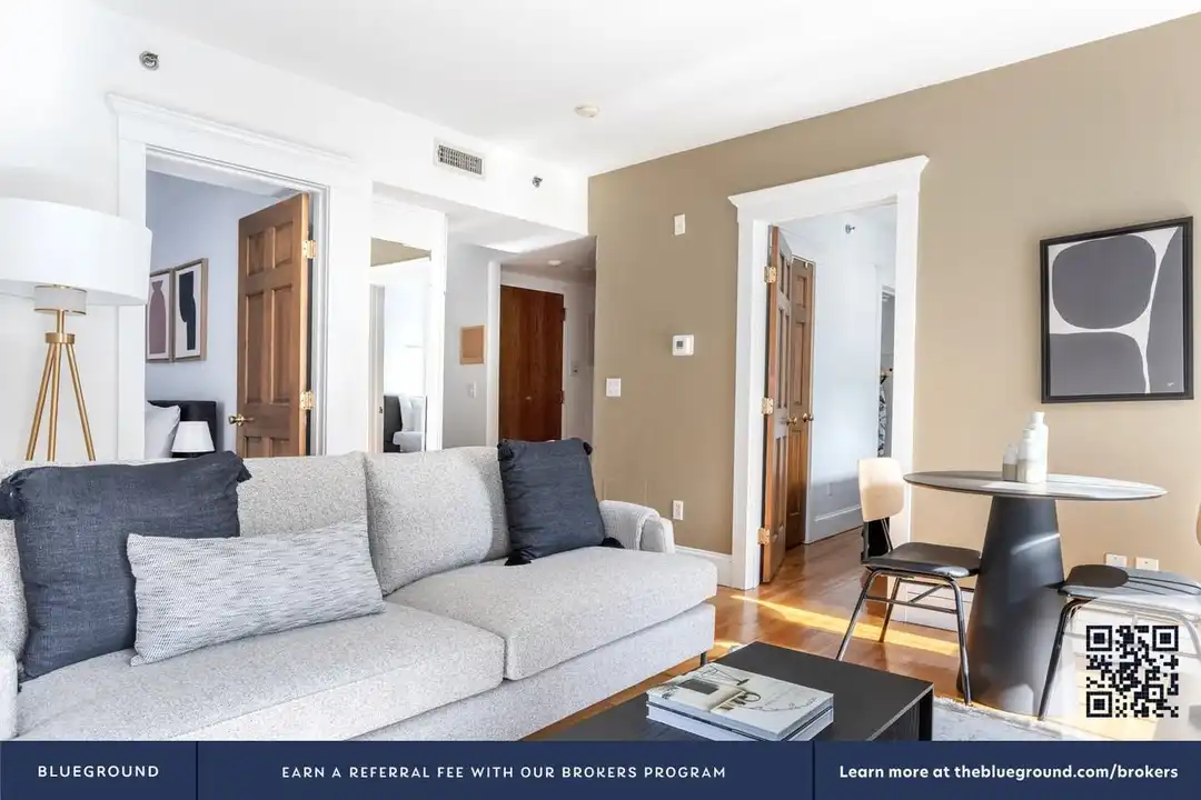 Apartment in Boston - View 4